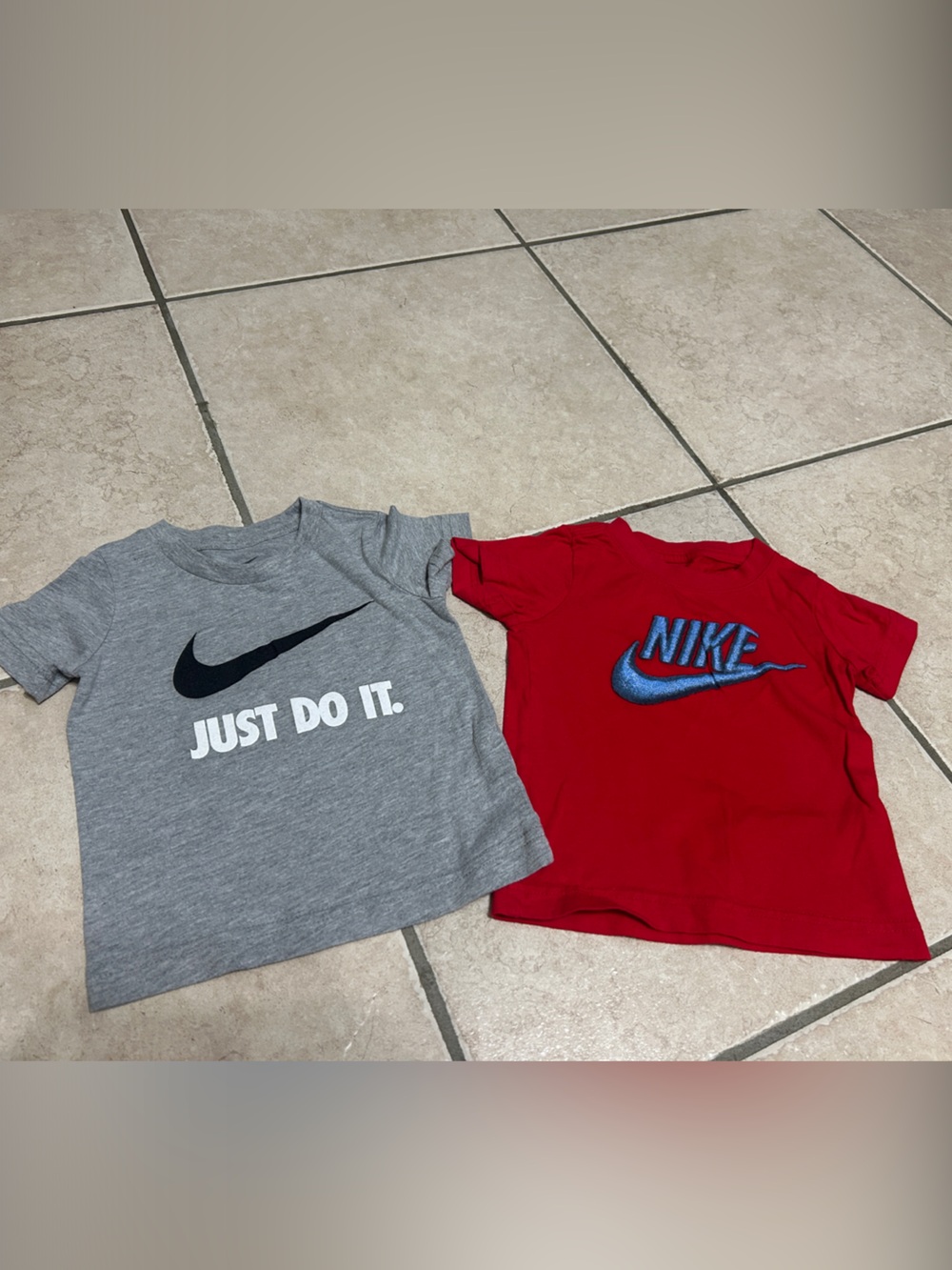 Nike Kids Short Sleeve Tees - Gray & Red